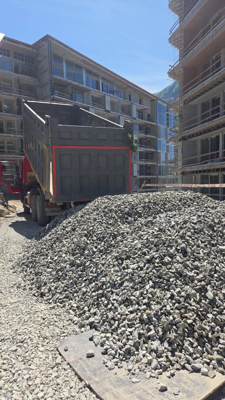 Доставка щебня к жилому комплексу