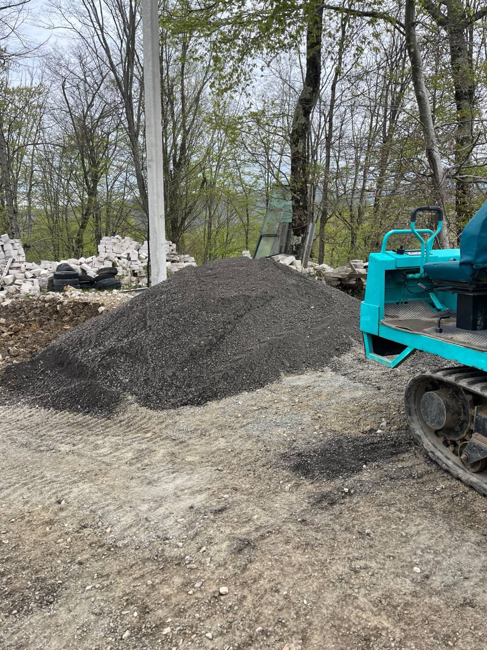 Самосвал ЮгСтройСегмент с материалом